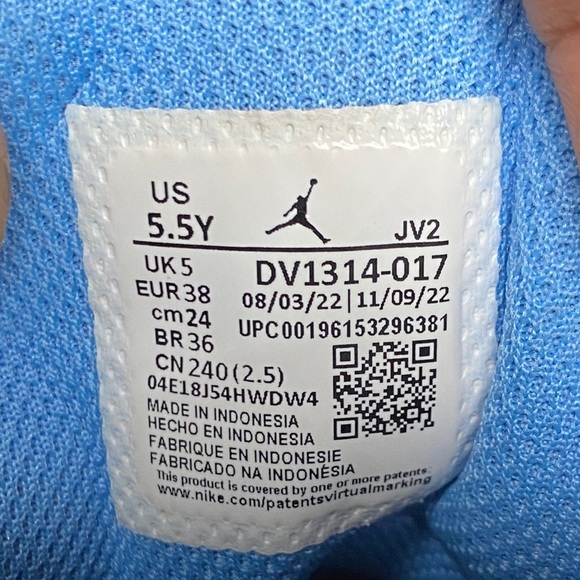 Jordan 1 Mid SE “Platinum Tint Blue Tint University Blue Volt” Size 7 Women’s - Picture 16 of 17